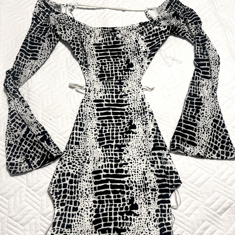 Black/white cutout mini dress